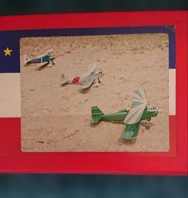 リトルトートバルサ複葉機