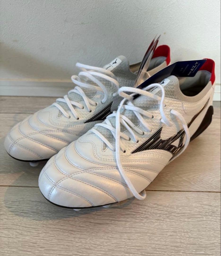 サッカースパイク　ミズノ　モレリアネオ4β