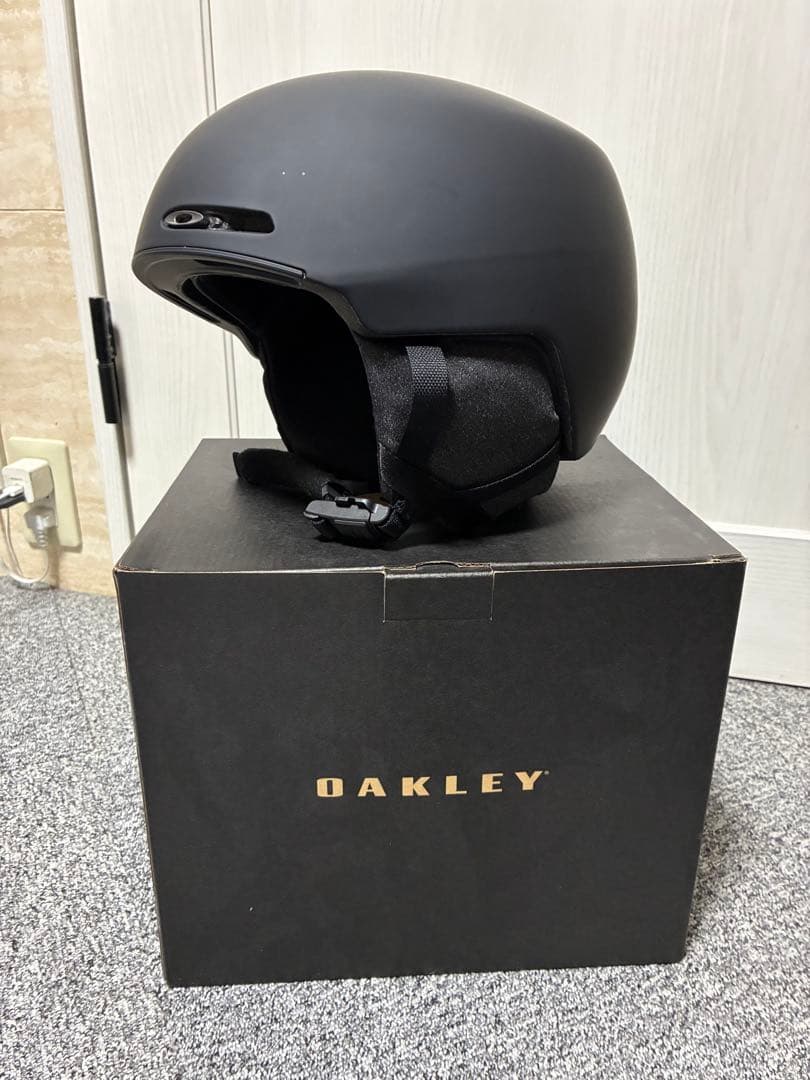 OAKLEY マットブラック スノーボードヘルメット