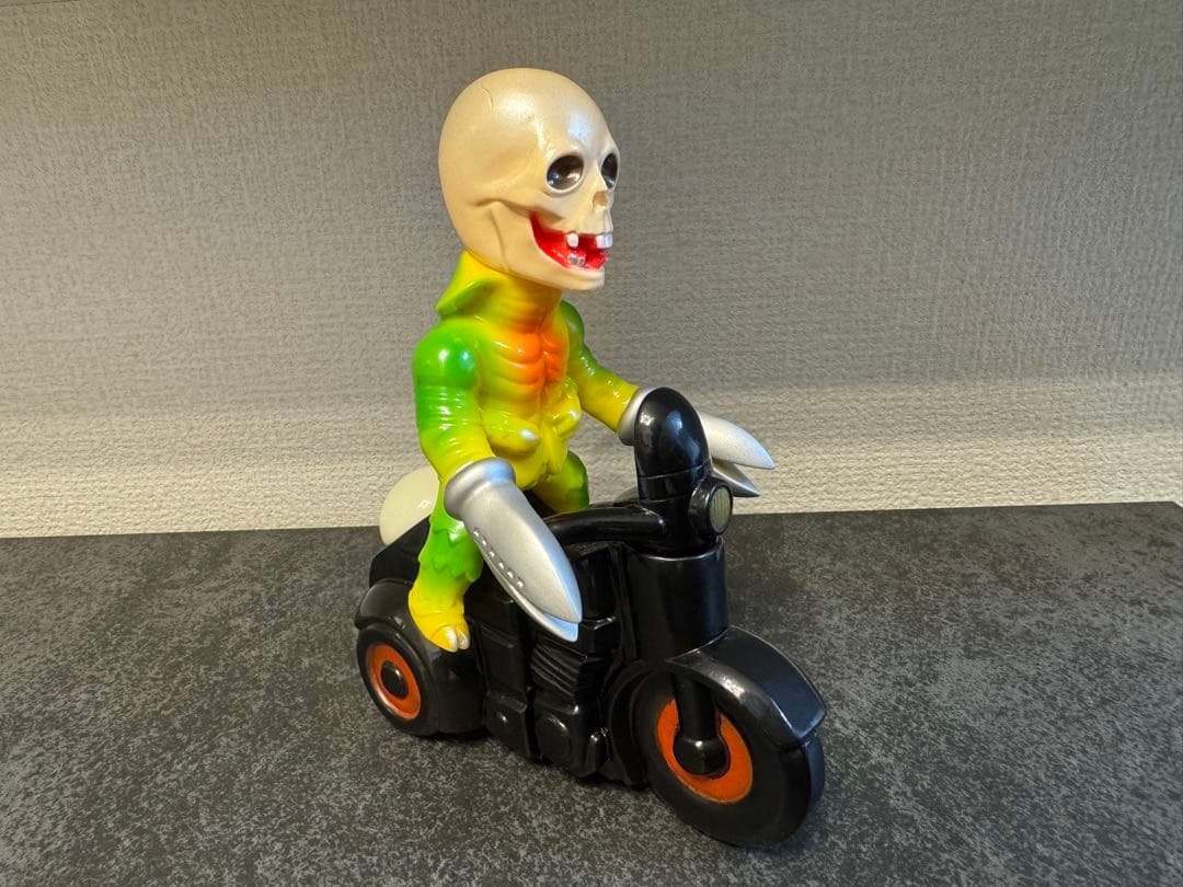 一番星　zollmen ガルタン 三輪車 ゾルメン GALTAN ソフビ