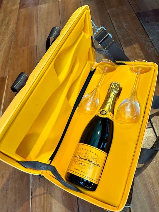 お値下げ！veuve clicquot トラベラー　ボトル付き