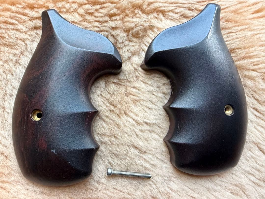 キムアーレンズ製　ファイティング 木製グリップ Kフレーム　ラウンドパット用