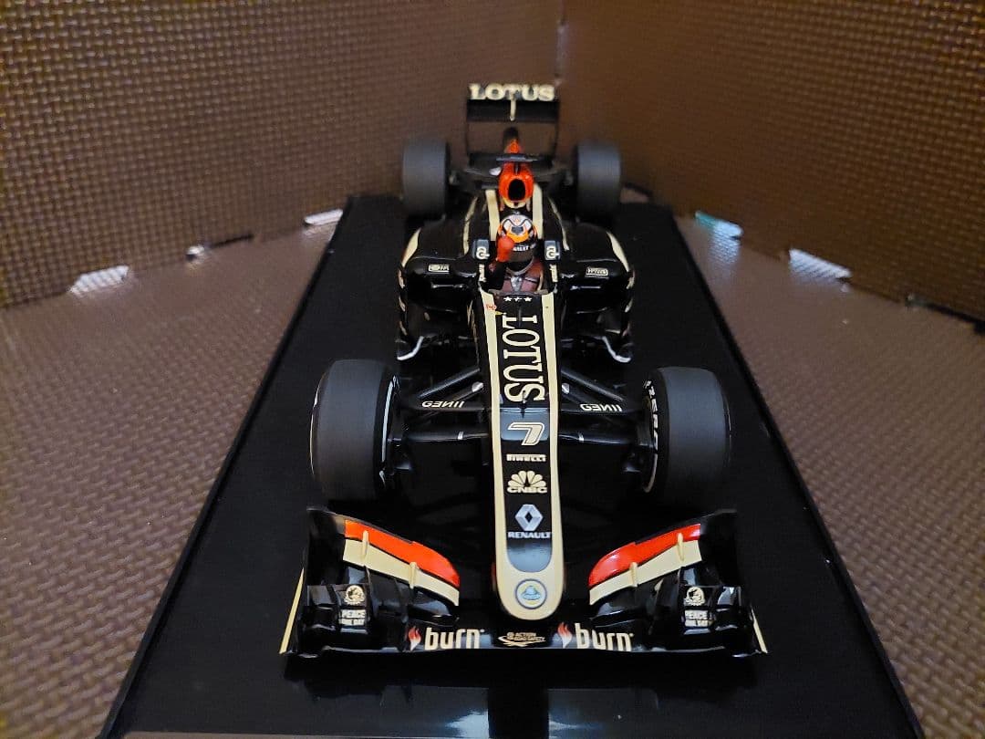 ミニチャンプ 1/18 ＃７ ロータス E21 K.ライコネン 2013