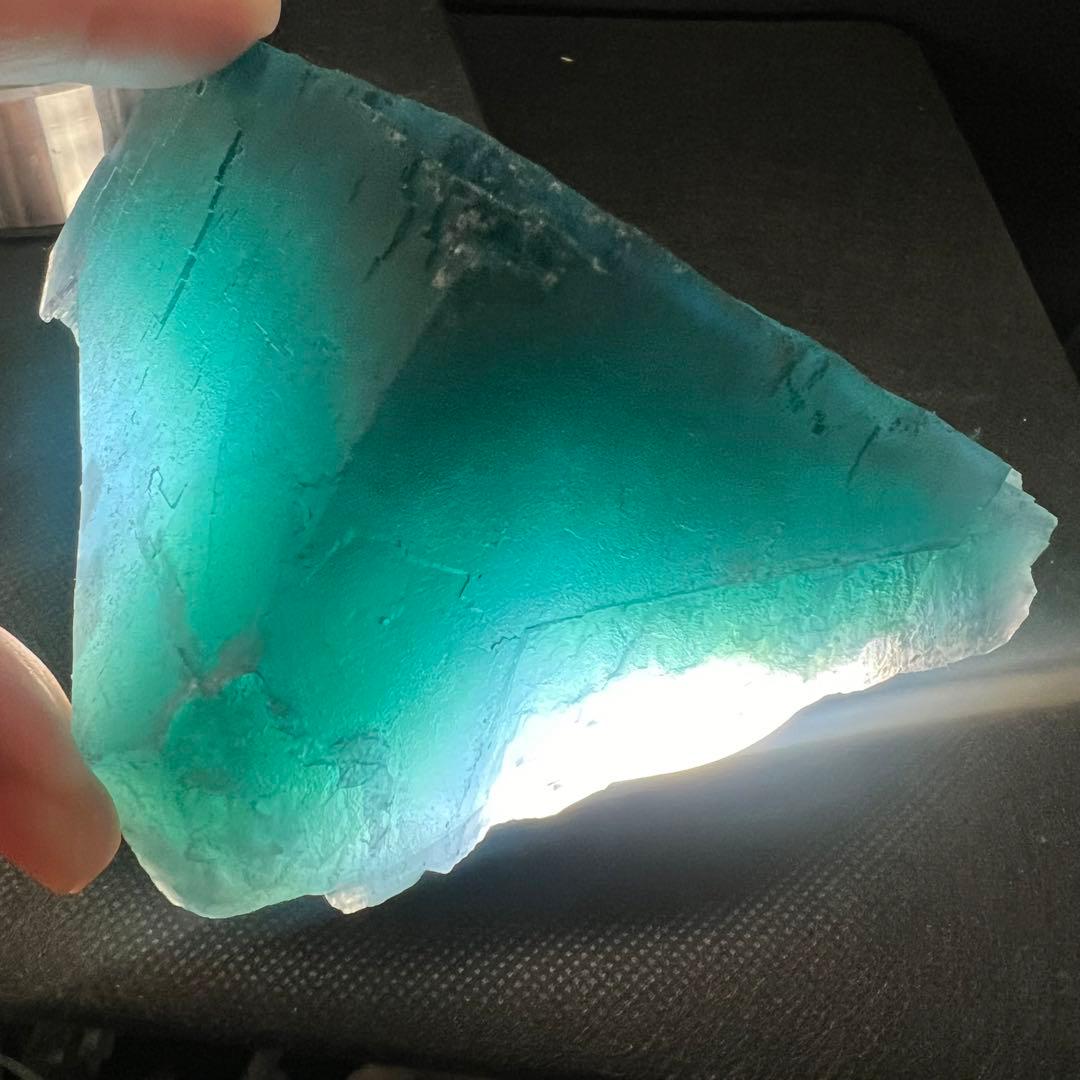 ヤオガンシャン☆ひたすらデカい。ゾーニングが綺麗なフローライトです(*´-`)