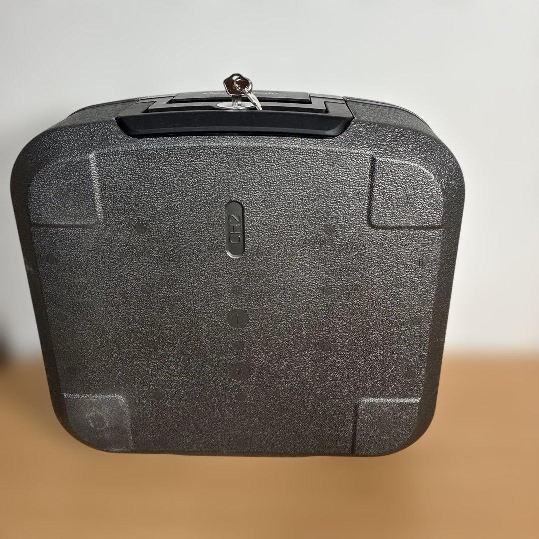 SentrySafe セキュリティケース 鍵２個付き　耐火 防水