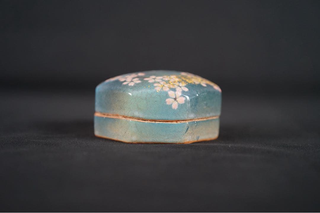 十二代 坂高麗左衛門 (熊峰) 萩陶彩華枝垂桜図八角香合 共箱 茶道具