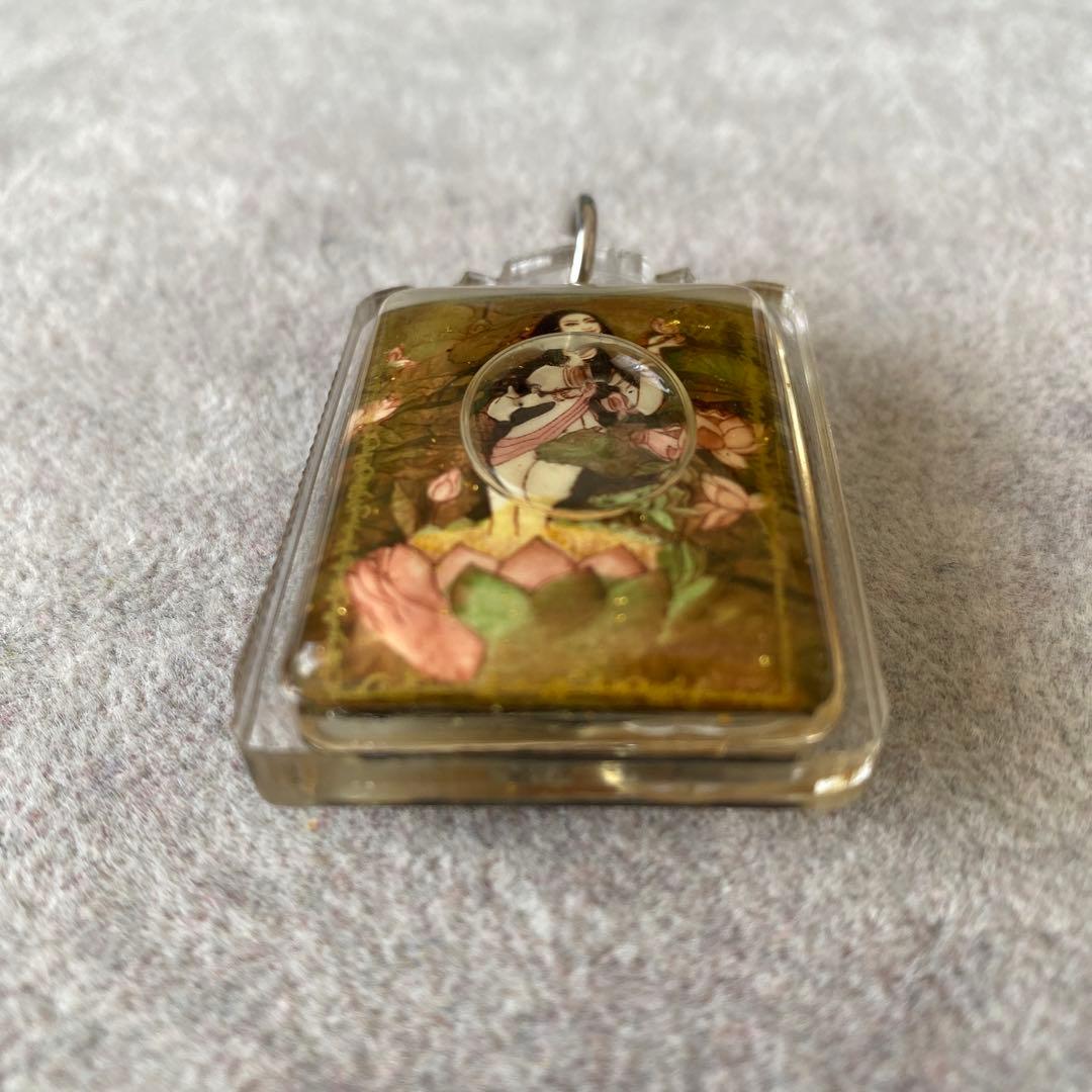 プラクルアン プライタニーブア 強力 魅力 恋愛運 愛を引き寄せる美しい御守り