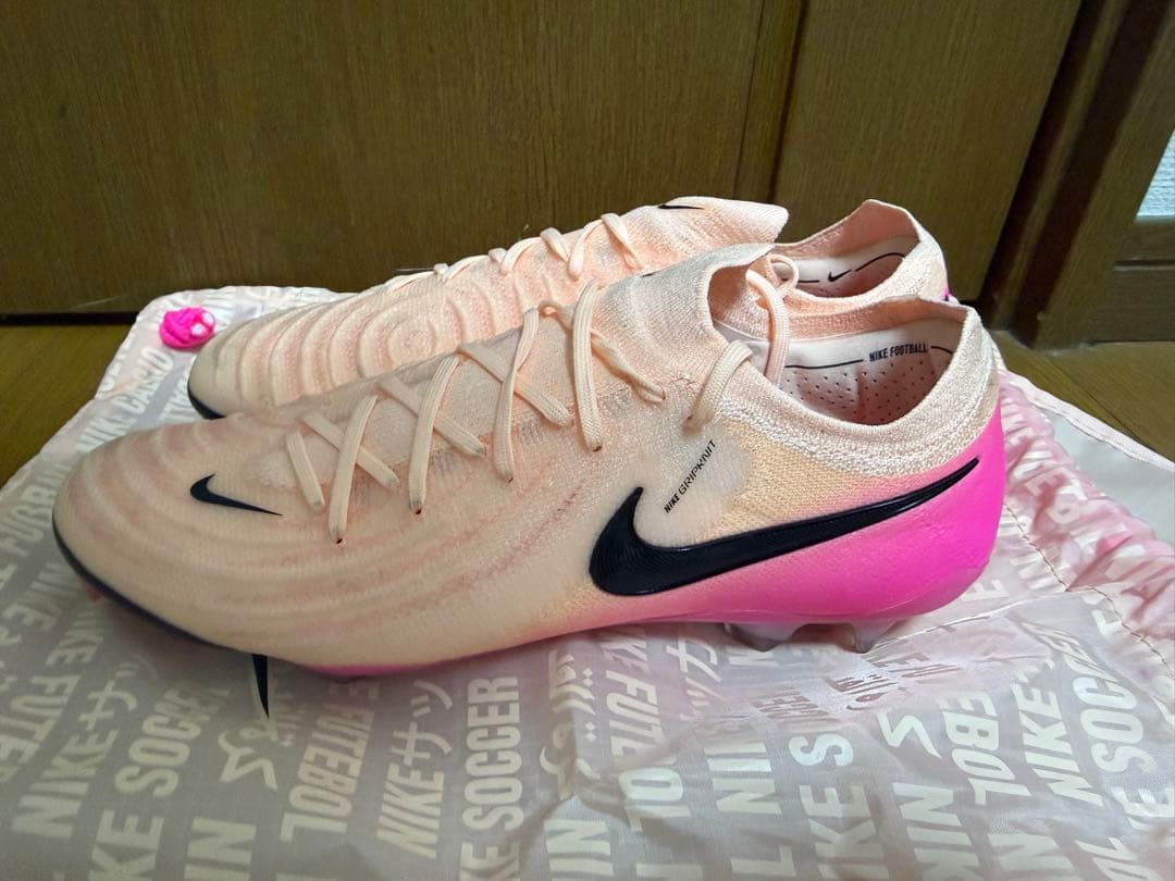 Nike サッカースパイク　ファントムGX2 FG