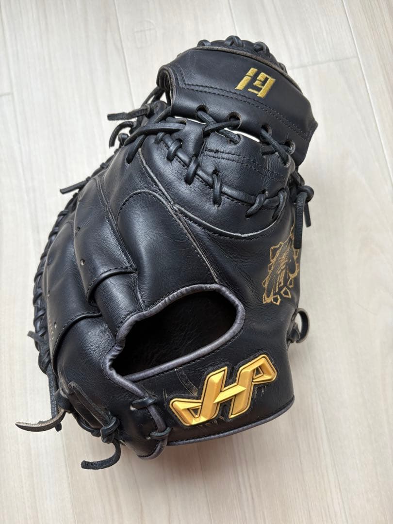 ト*ラ様 ハタケヤマ 硬式 キャッチャーミット 甲斐拓也選手 1000試合達成記