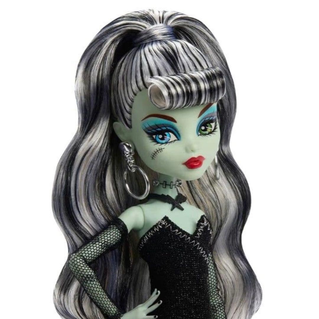 モンスターハイⅹバービー　フランキースタインドール　モンスターハイドール