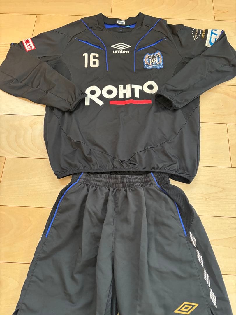 ガンバ大阪　ピステ長袖　+ショートパンツ