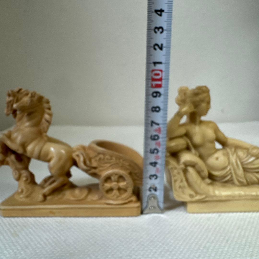 ギリシャ古代裸のりんごを持つ女性 馬の二輪車　２個セット　イタリア