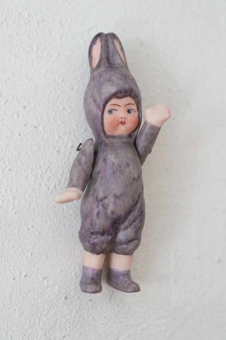 レアカラー　うさぎ　ビスクドール　ドイツアンティーク　ウサギコスチューム