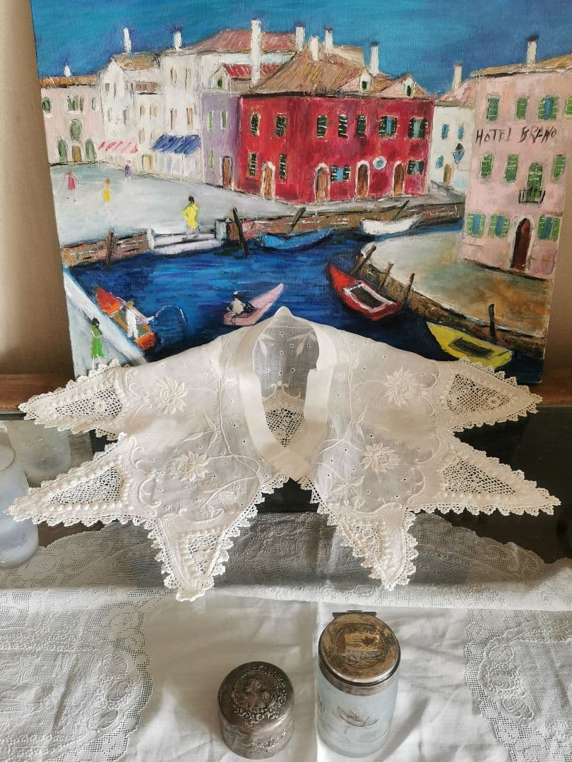 アンティークフランス 9片の花弁 アイレット＆薔薇盛上げ刺繍 クロシェ編み付け襟