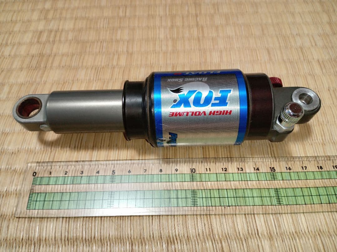 TURBO　FOX FLOAT R 穴間165mm 美品　ポンプ付