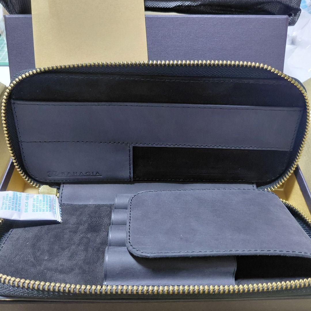 新品！ バハギア　ペンケース　ラウンドジップ型　クレイジーホース　ブラック 黒