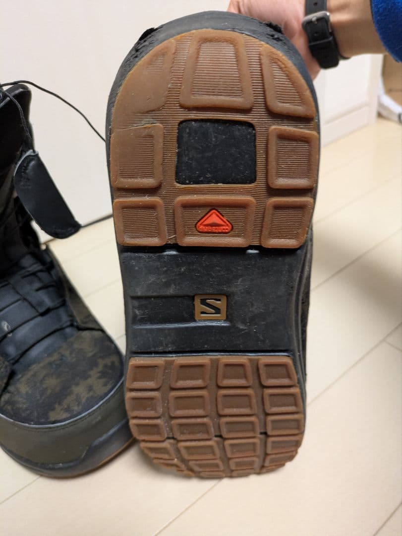 スノーボードブーツ　サロモン
