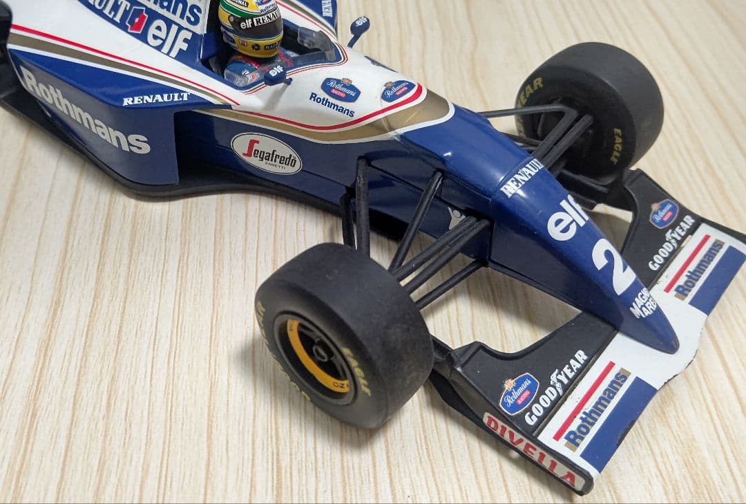 PMA ミニチャンプス ロスマンズ アイルトン・セナ 1/18 FW16 中古品