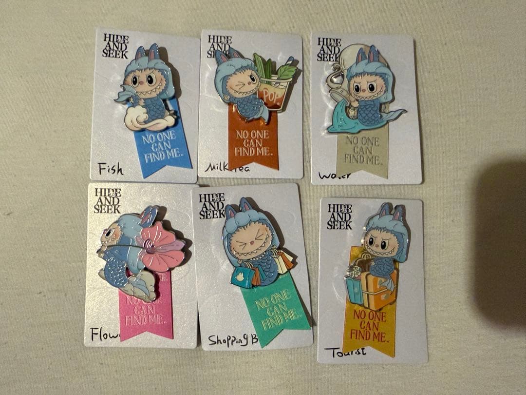 ラブブ シンガポール限定 HIDE AND SEEK ピンバッジセット