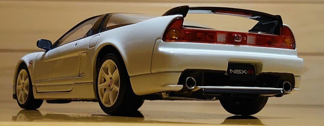 エブロEBBROホンダNSX-R1/24プレミアムコレクションホワイト中古品
