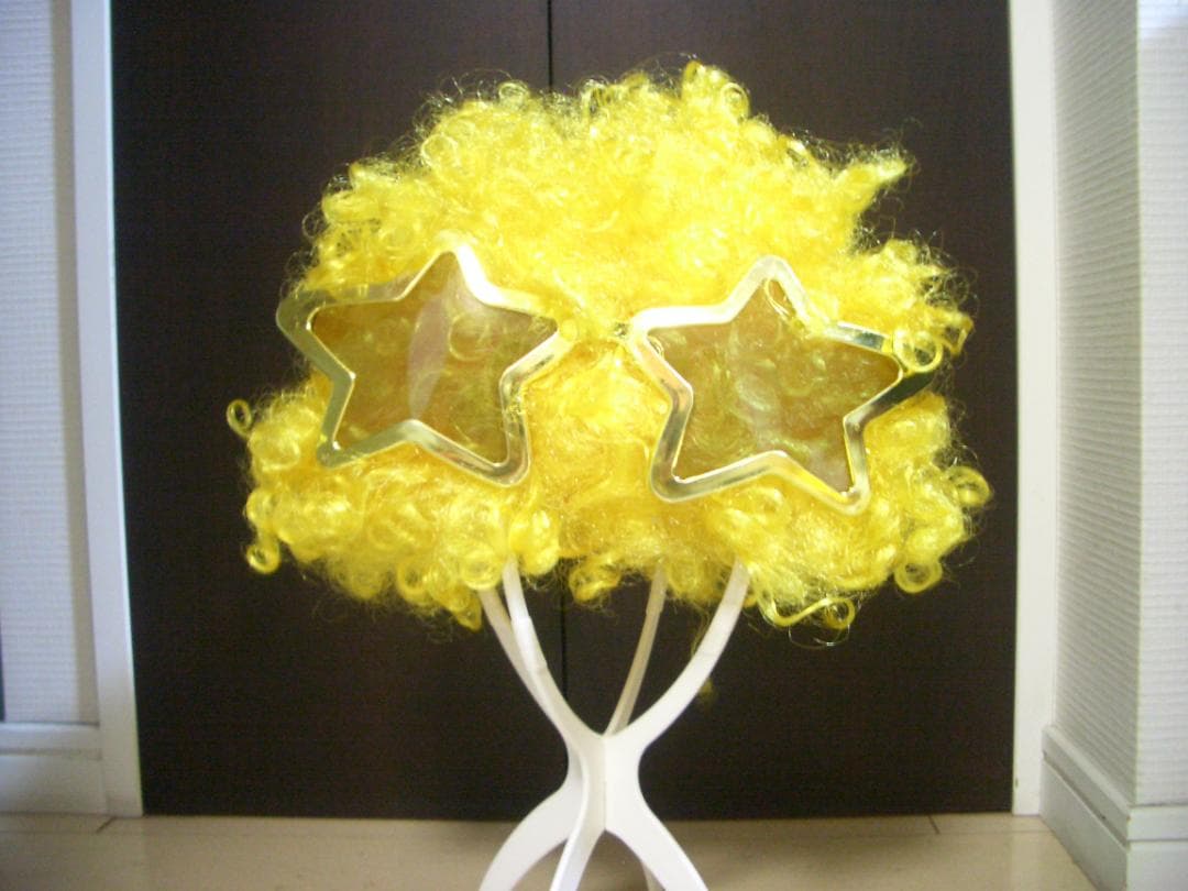 5人分セット　ゴールド　スパンコールつなぎ & BIGサングラス付アフロウィッグ