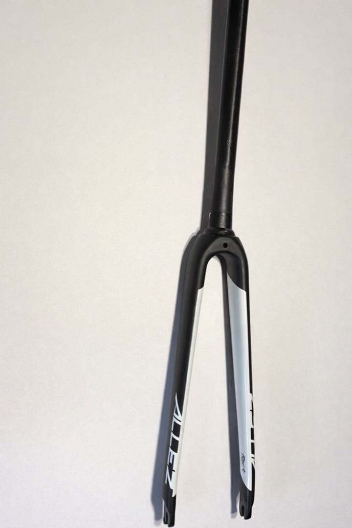 ALLEZ カーボンフォーク 1-1/8,1-3/8 Tapered