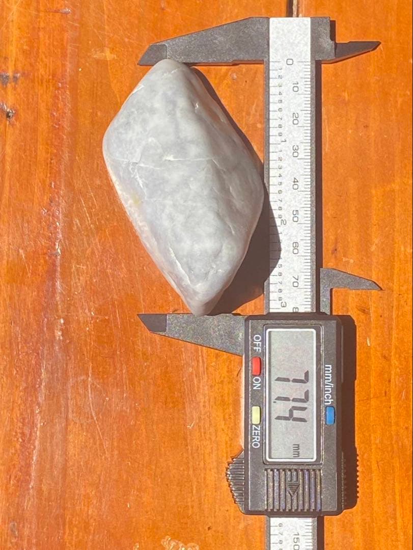 【コレクター放出品】糸魚川翡翠　鮮やかな翠色　70年以上前に採石された翡翠