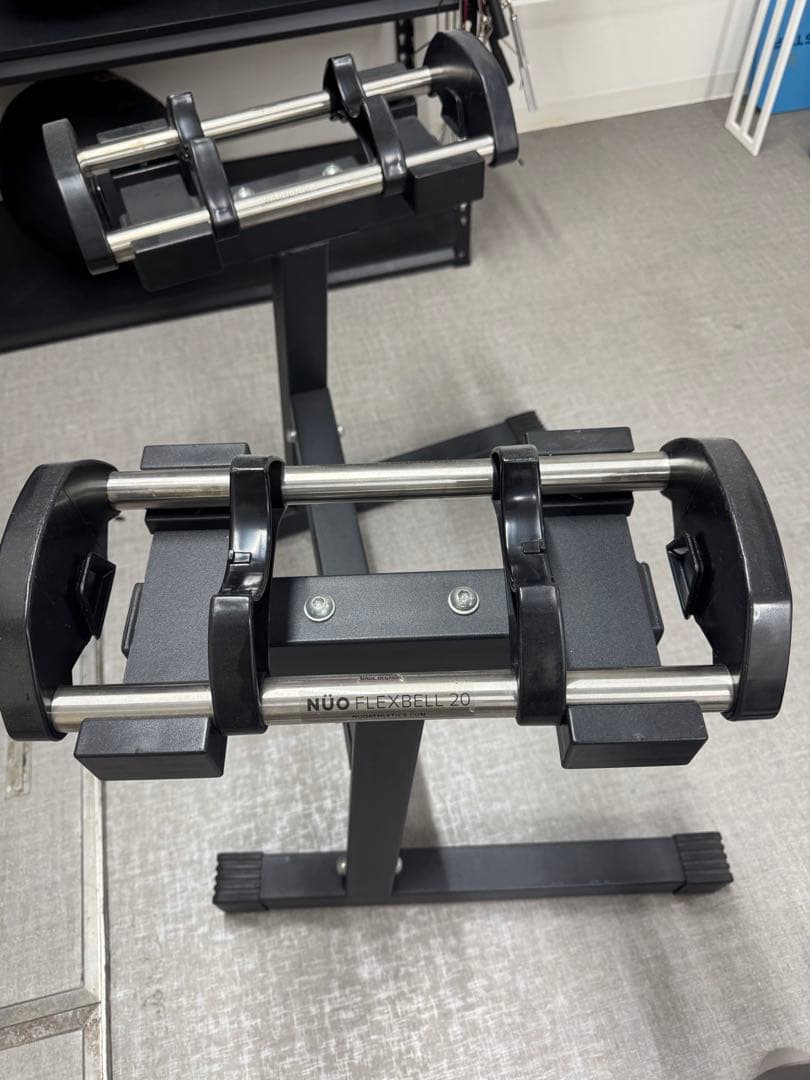 可変式ダンベル フレックスベル　スタンド付き ブラック　4キロ刻み