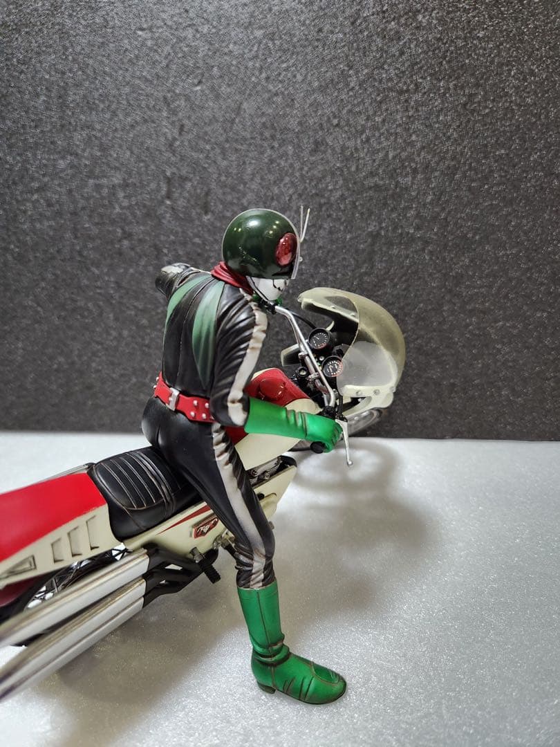 あ*場様 【プロ完成品】コトブキヤ 仮面ライダー2号 ＆サイクロン号完成品