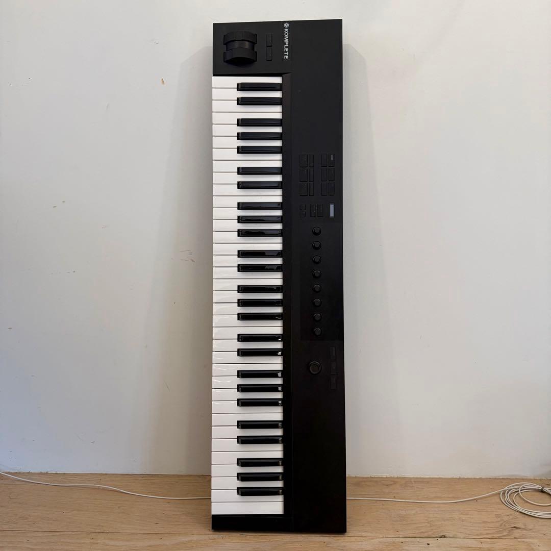 KOMPLETE KONTROL A61 MIDIキーボード