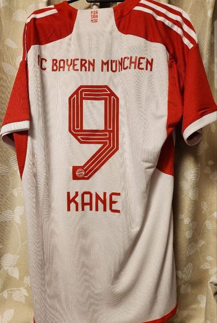 ケイン　ユニフォーム　バイエルン・ミュンヘン　イングランド代表　ブンデスリーガ