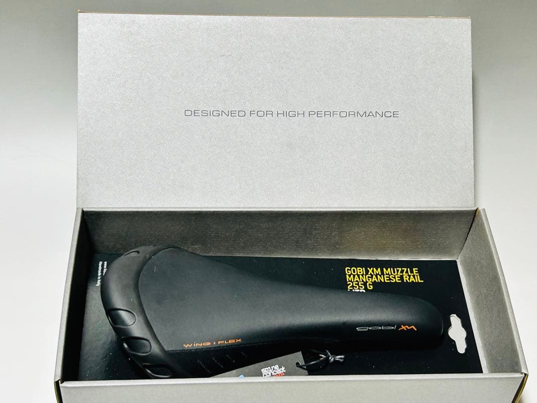 fi’zi:k 新品未使用品サドル