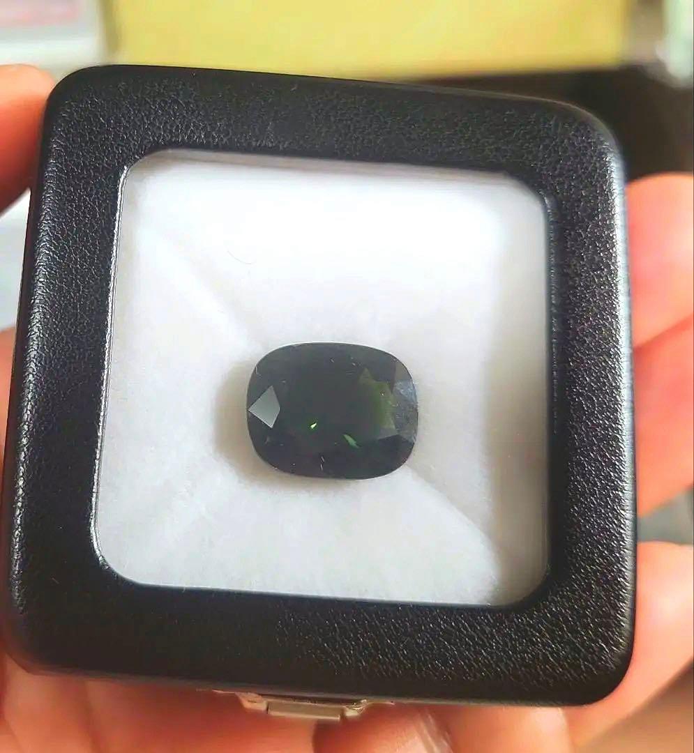 最大級サイズ天然グリーンサファイア 11.548ct