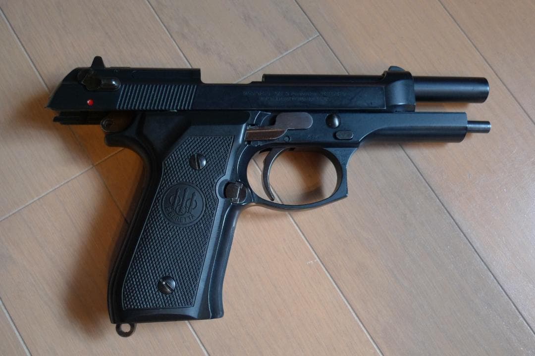 ベレッタ Beretta M92FS ダイハードタイプ　バトルダメージ
