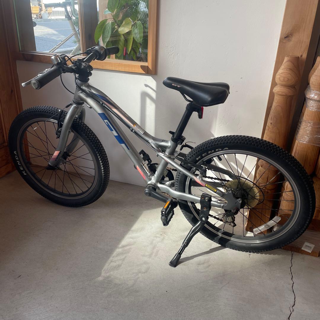GT stomperキッズマウンテンバイク 20インチ シルバー　引き取り限定