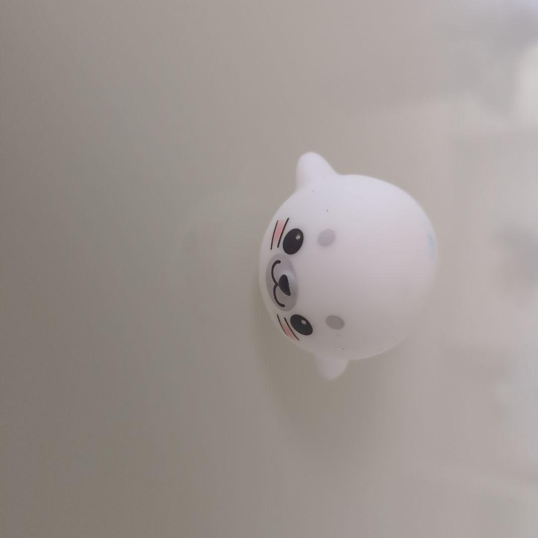 高校2年生の妹の部屋から見つけた白いアザラシのフィギュア