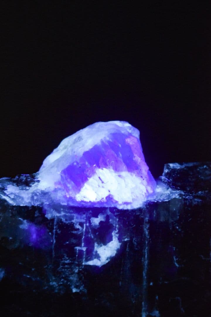 超希少石 ミャンマー産 ジョーハチドーライト原石