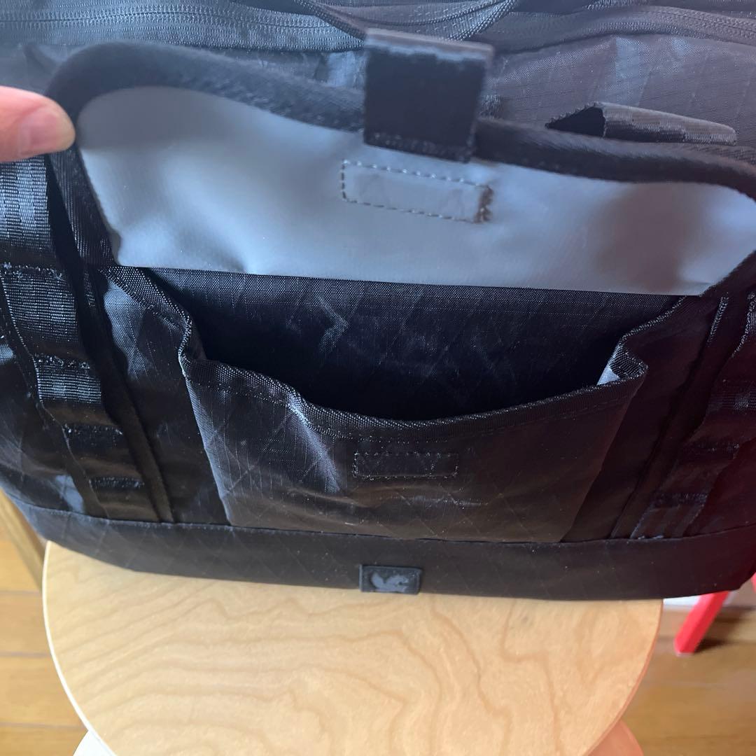 アクセサリー CHROME MIDTOWN 20L MESSENGER