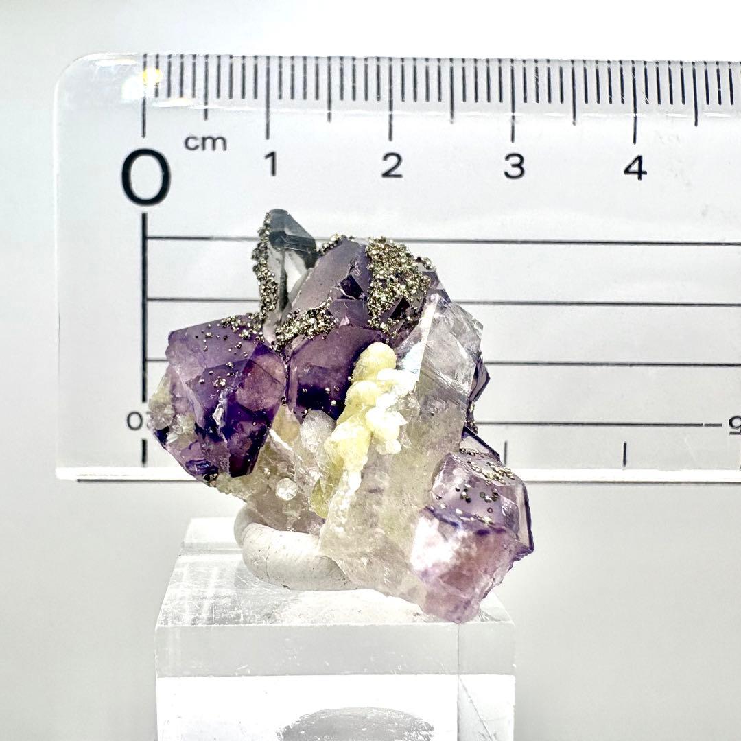 576 中国 内モンゴル産 フローライト&パイライト&クォーツ