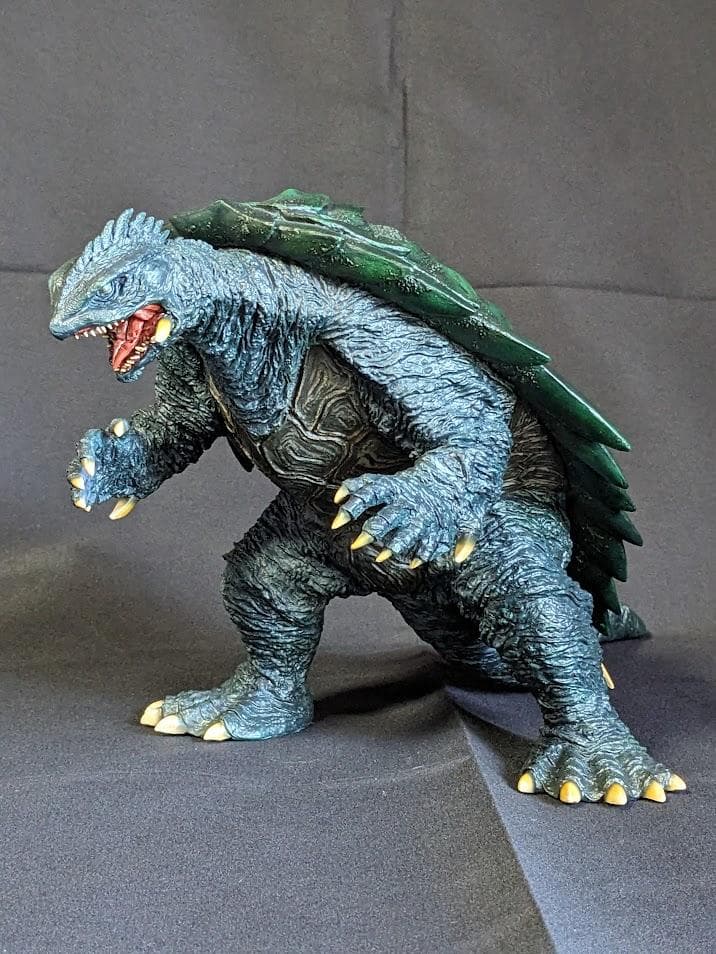 海洋堂　ガメラ　１９９９年　ソフビキット　塗装済み完成品