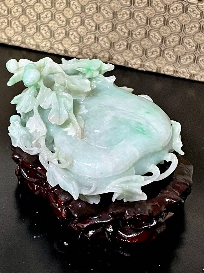 中国美術　翡翠彫刻　瓢箪と蔓　香合　台座付　箱有り