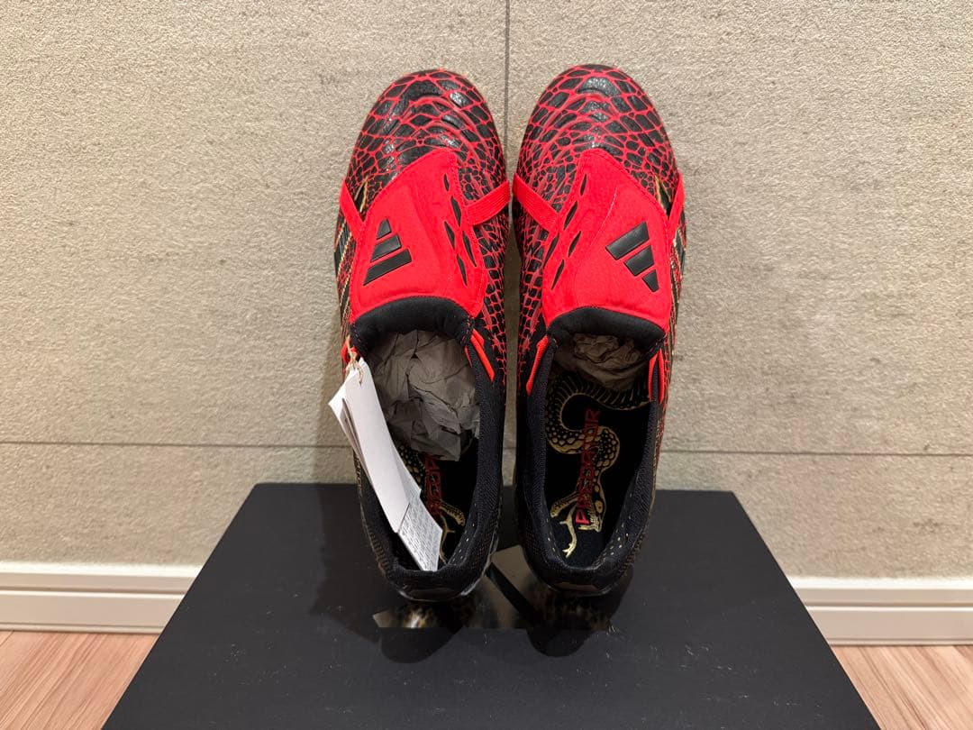 プレデターエリート FG 国内未発売カラー