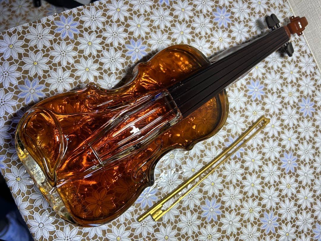 伸*也様 未開封　サントリーウイスキーローヤル バイオリン型ボトル　古酒