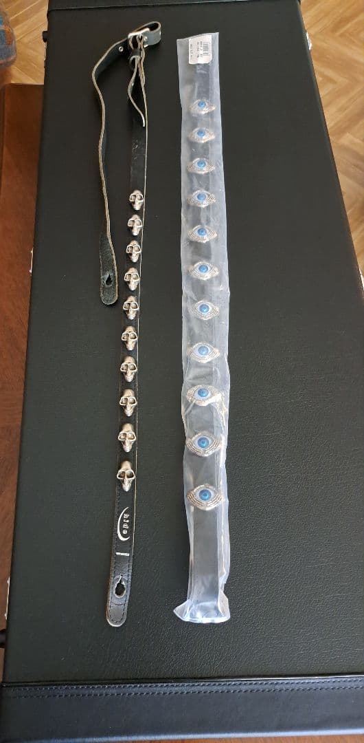 フェルナンデス　スカルストラップ（中古）目玉ストラップ（新品未開封）ヒデ