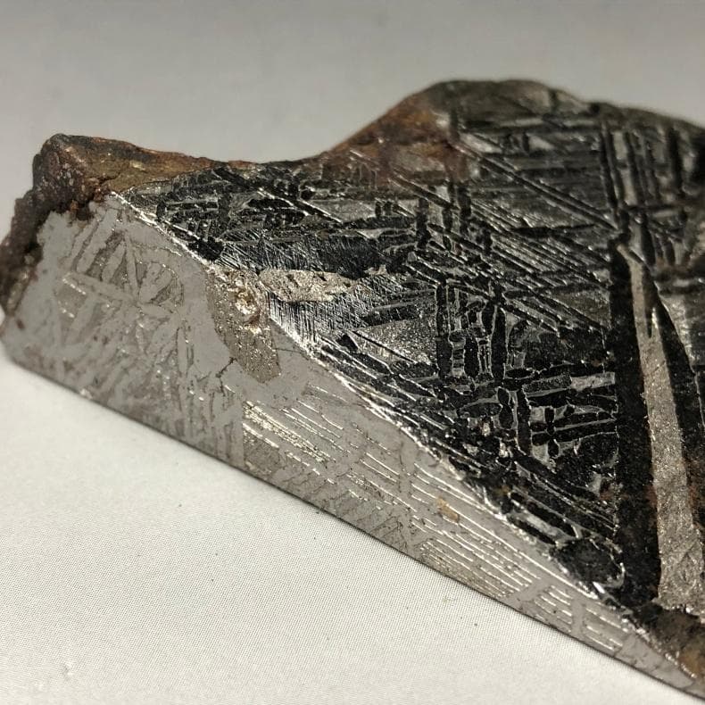 M　隕石 鉄隕石　アルタイ隕石　原皮付き　ナチュラル　原石　重さ約153ｇ