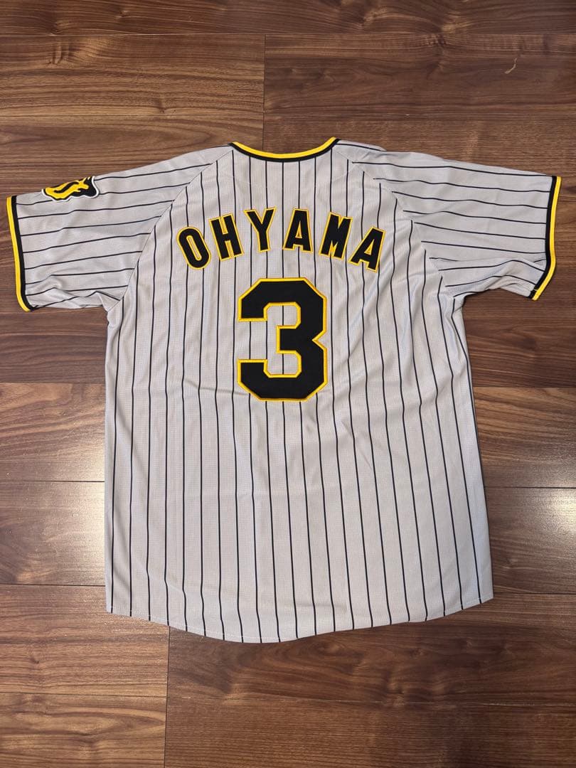 阪神タイガース　ユニフォーム　Lサイズ　セット（ホーム&ビジター）　大山選手
