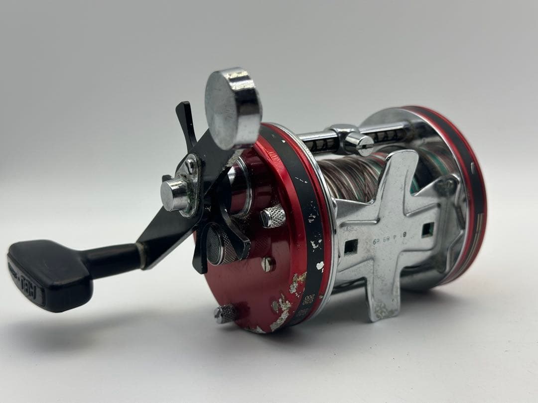 アンバサダー　7000 赤 ベイトリール 赤 325ヤード