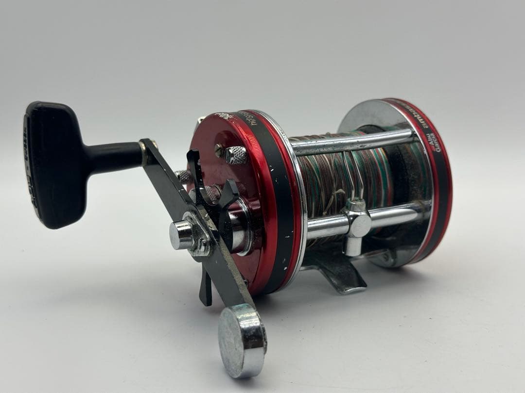 アンバサダー　7000 赤 ベイトリール 赤 325ヤード