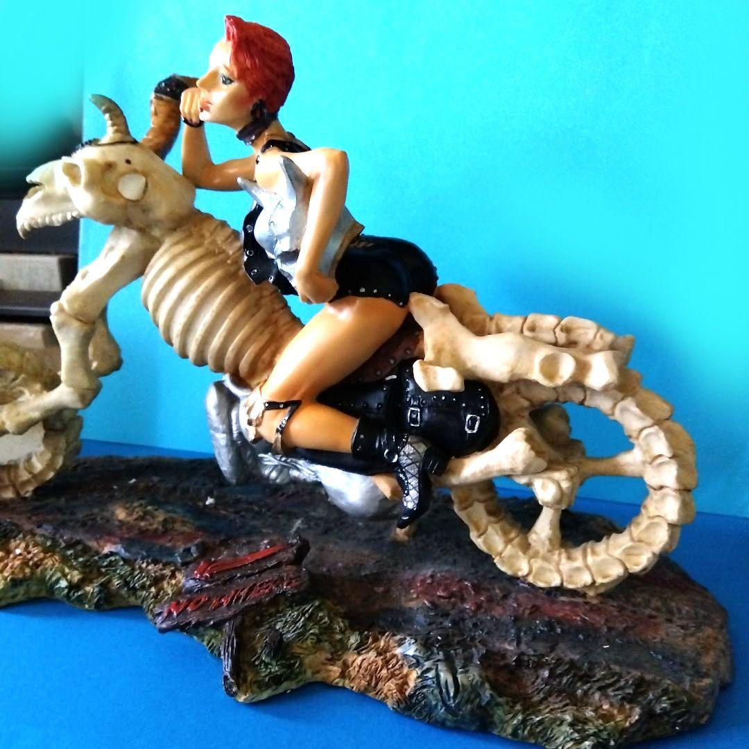 ✫レトロポップ✫セクシーガール✫アメリカンバイクボーンライダーフィギュア角欠美品
