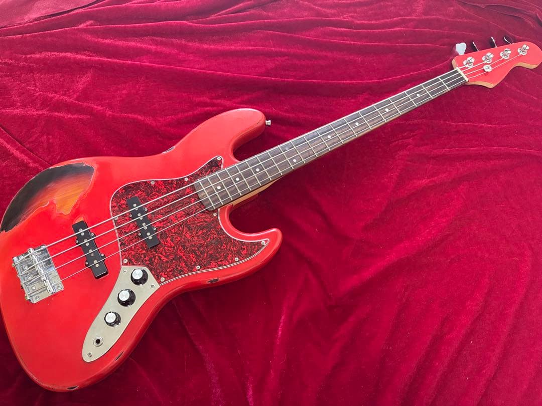 ジャズベース　マルチレイヤーカラー　ラッカーフィニッシュ　ハードレリック